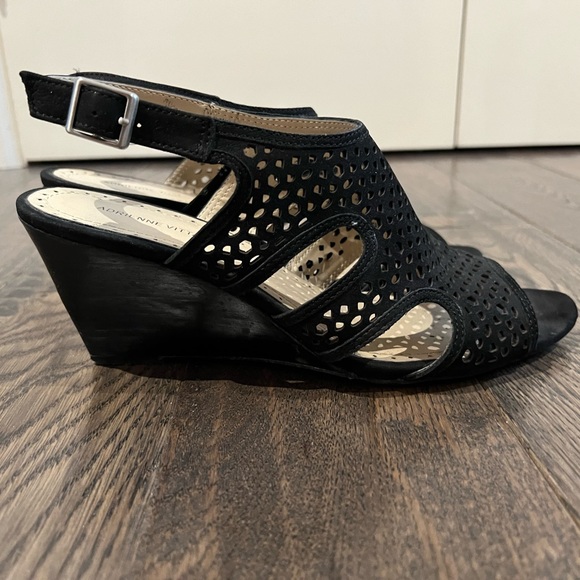 Adrienne Vittadini Shoe / Sandal, Black Suede, Size 9 - Picture 2 of 7